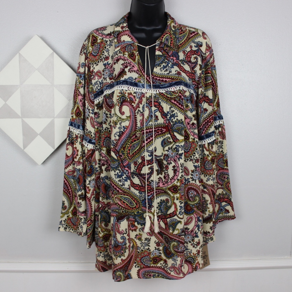 Ive Jane NWT Paisley Bell Sleeve Tunic Top Blouse